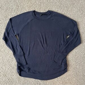 Athleta navy blue size small long sleeve top excellent condition